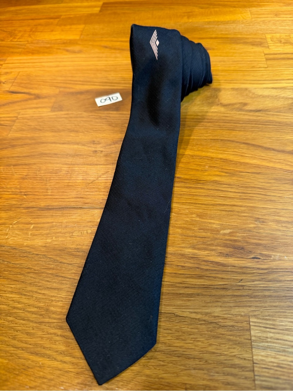 Vintage Sears Retro Black Slim Tie with Accent (090)